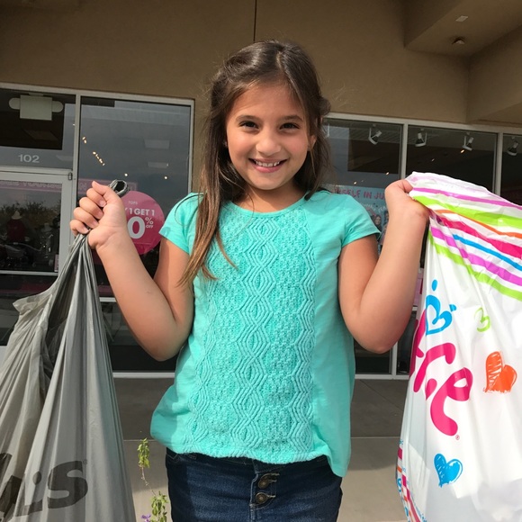 🎀 - Picture 2 of 5